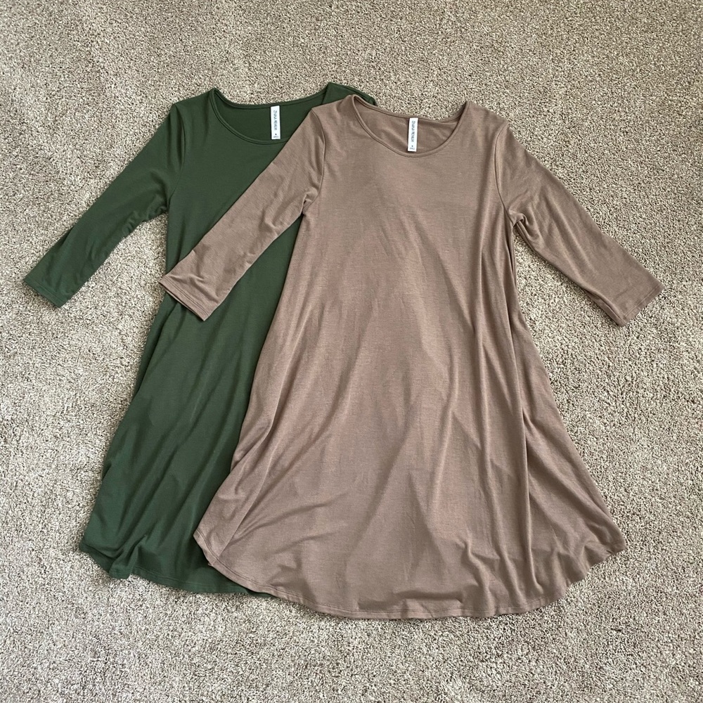 🎊 TWO Women’s 3/4 sleeve dress with pockets. BOGO